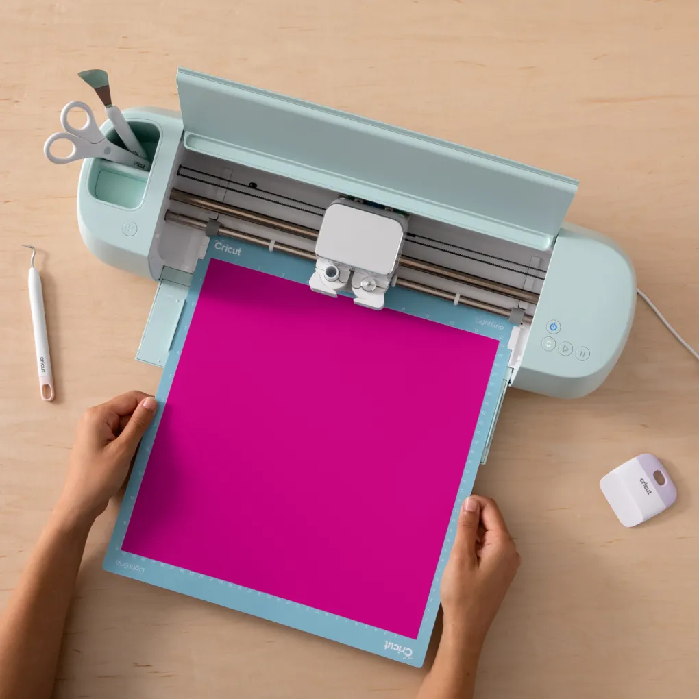 Cricut Matériaux Économiques^Thermocollant économique de 30,5 cm × 6 m (12 po × 20 pi),