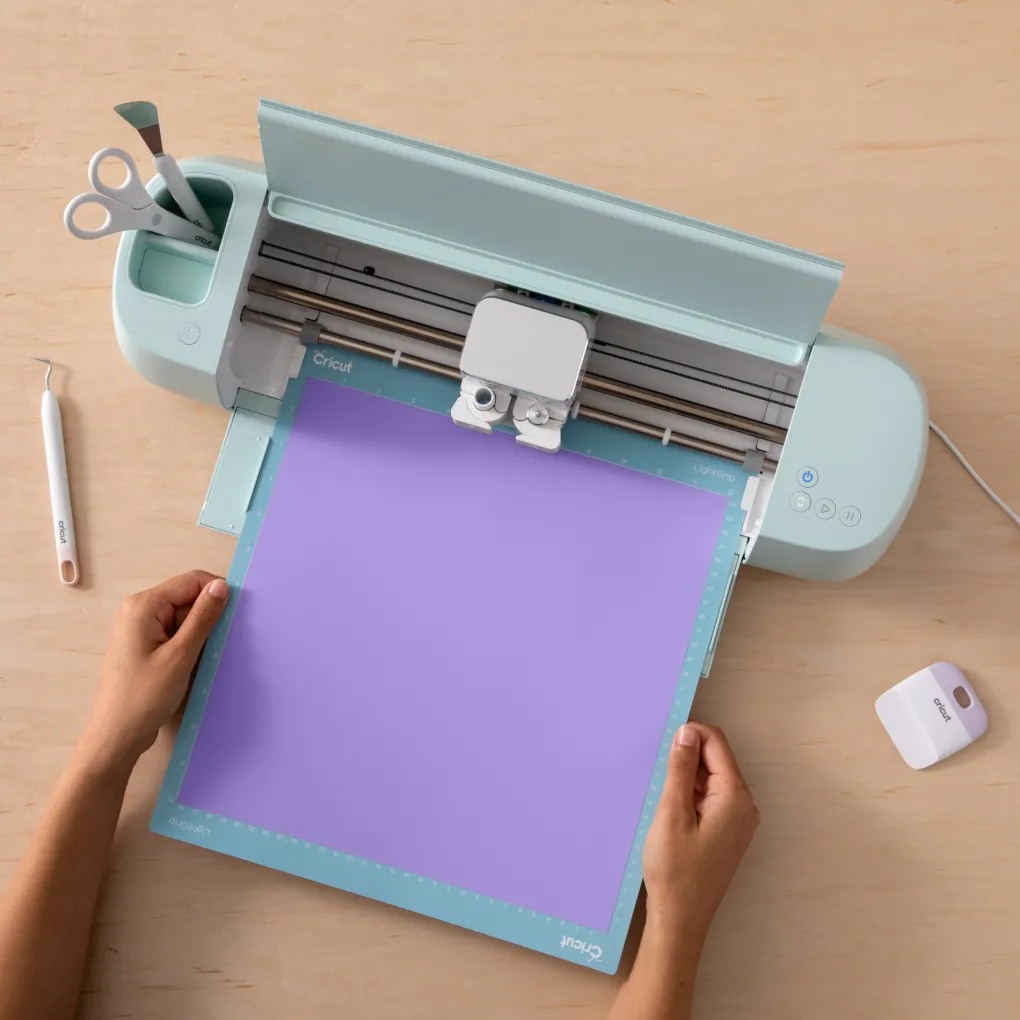 Cricut Matériaux Économiques^Thermocollant économique de 30,5 cm × 6 m (12 po × 20 pi), Lilas